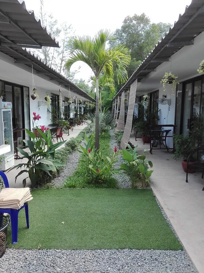 Sun Leo Hotel Σίχανουκβιλ 2*,